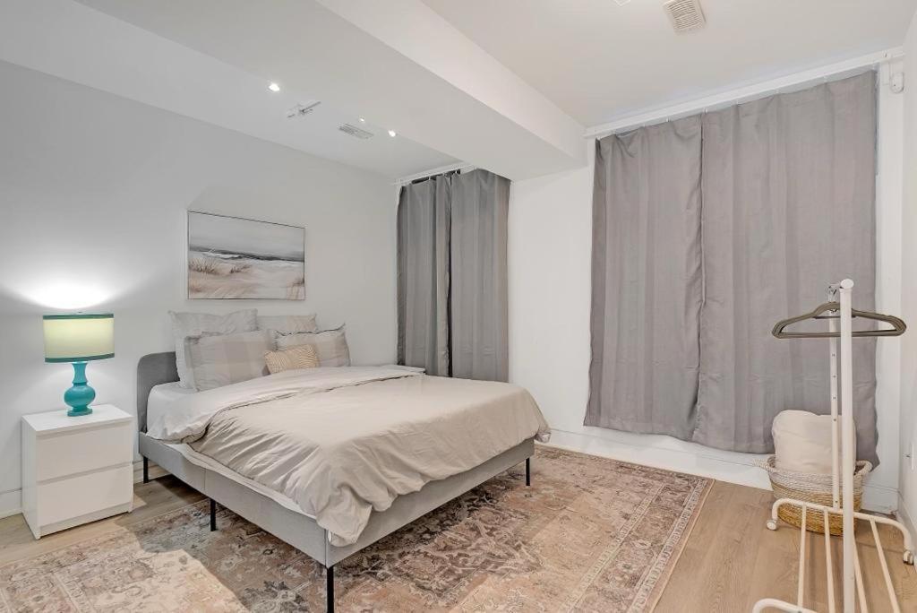 Suite In The Heart Of Downtown Toronto Eksteriør billede