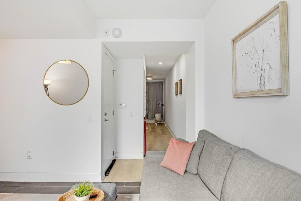 Suite In The Heart Of Downtown Toronto Eksteriør billede