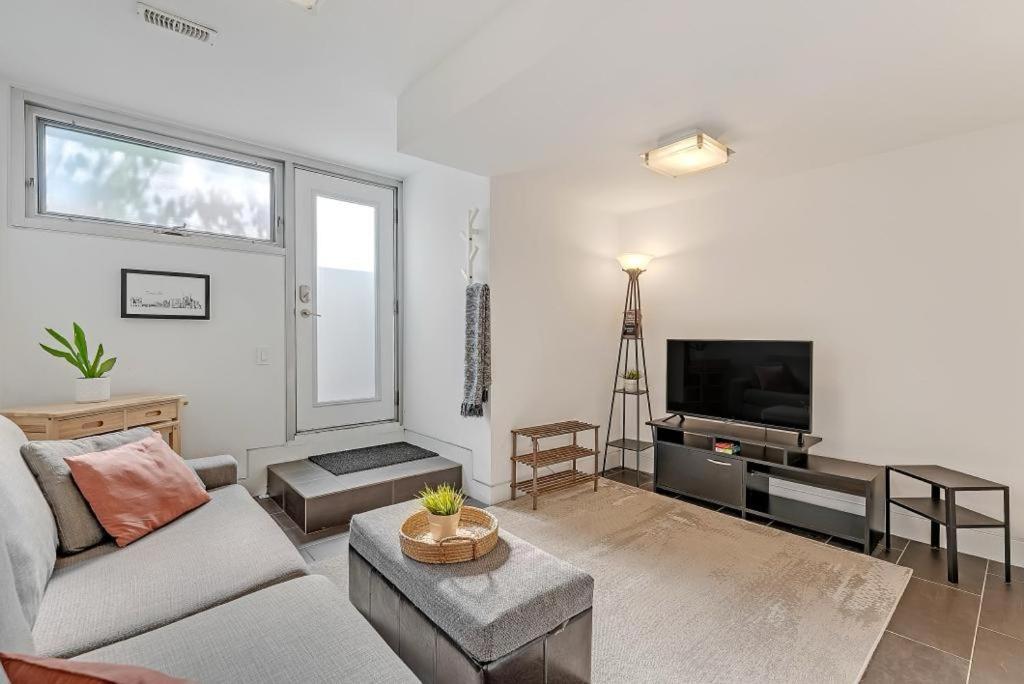 Suite In The Heart Of Downtown Toronto Eksteriør billede
