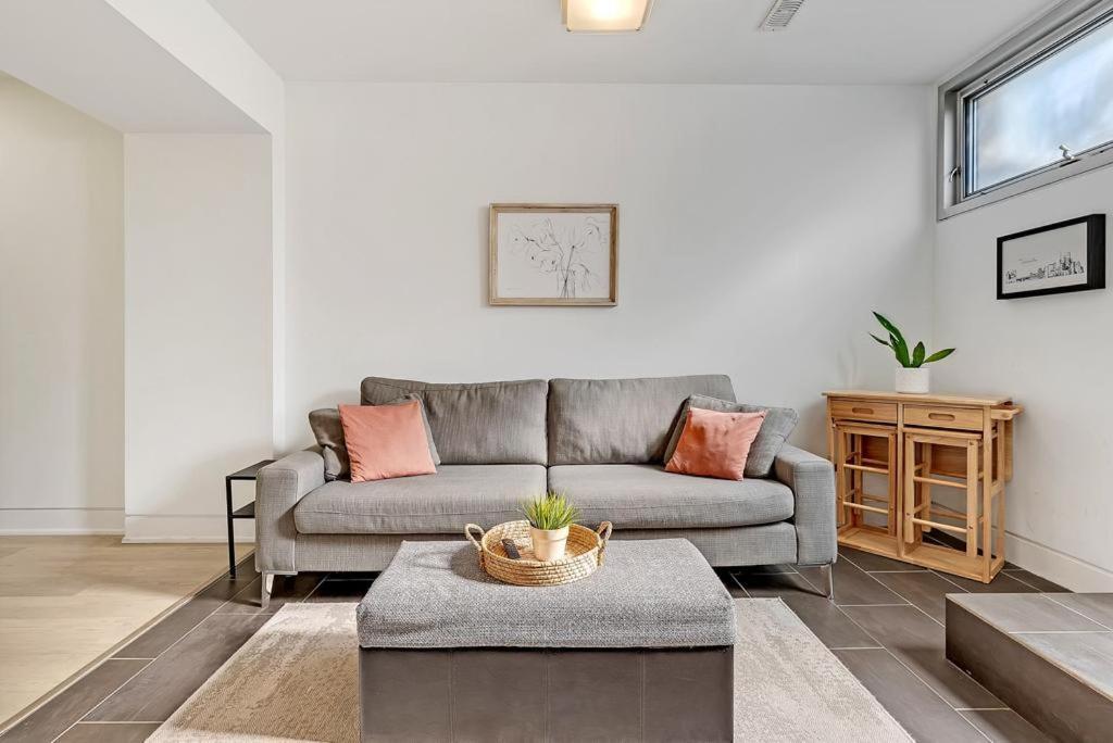 Suite In The Heart Of Downtown Toronto Eksteriør billede